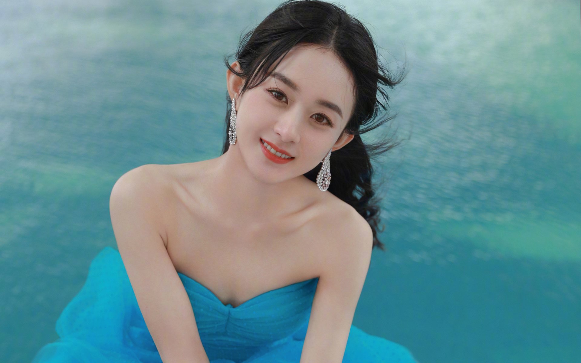 从硬木地板到赛道狂飙，当詹姆斯在F1揭幕战接管比赛，勇士刚刚强压奇才