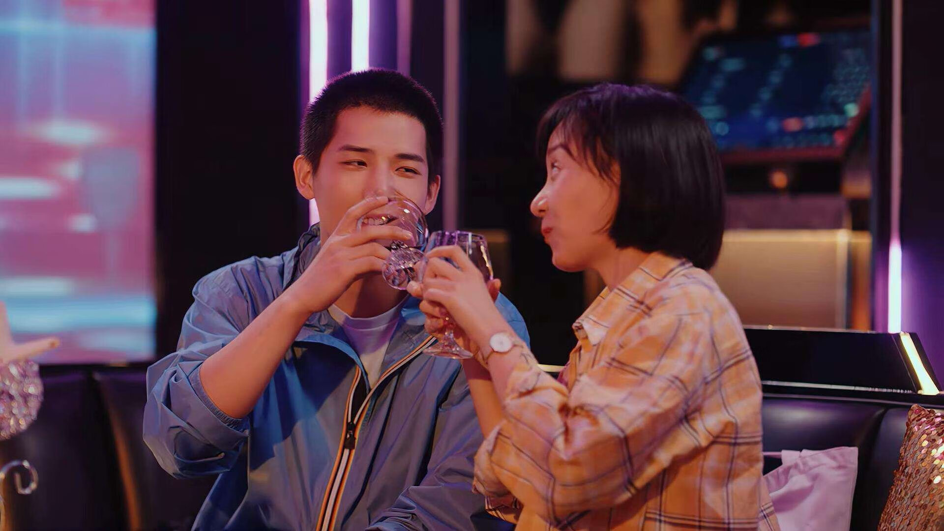 冰封战场上的赤道惊雷,芬兰雪地球爆冷击败几内亚,努涅斯加时绝杀封神