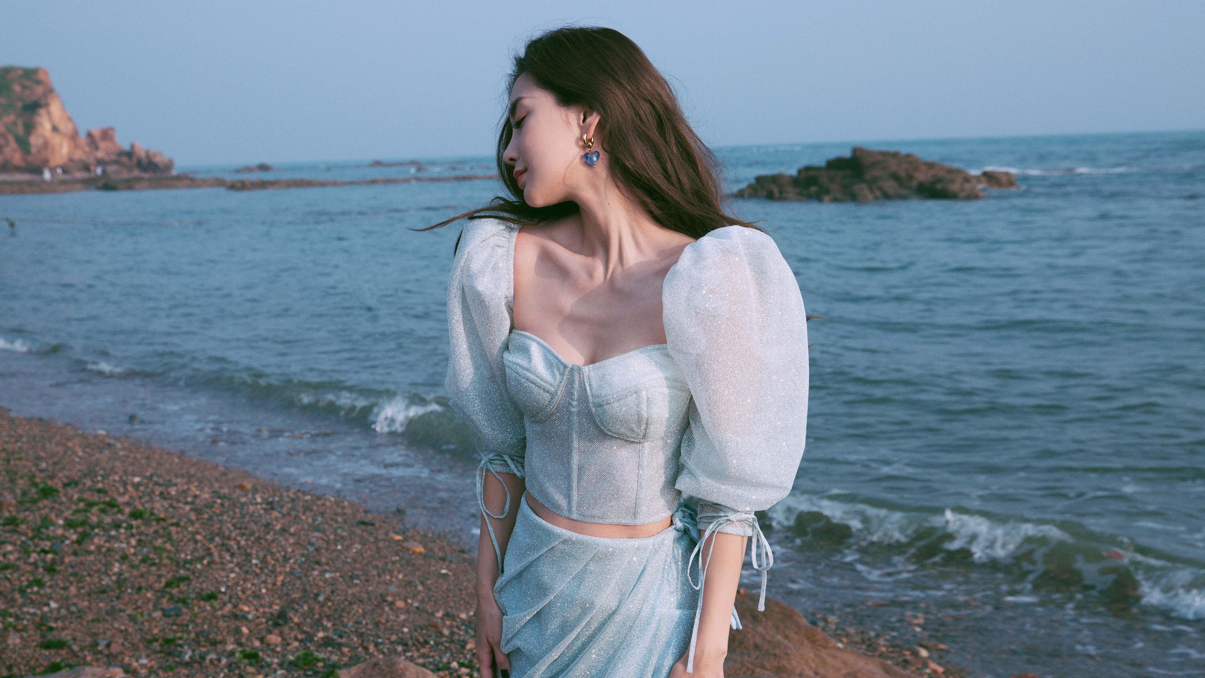 瑞士黑塔倾颓橙色暴雨,阿坎吉的压制艺术与澳大利亚的血拼哲学